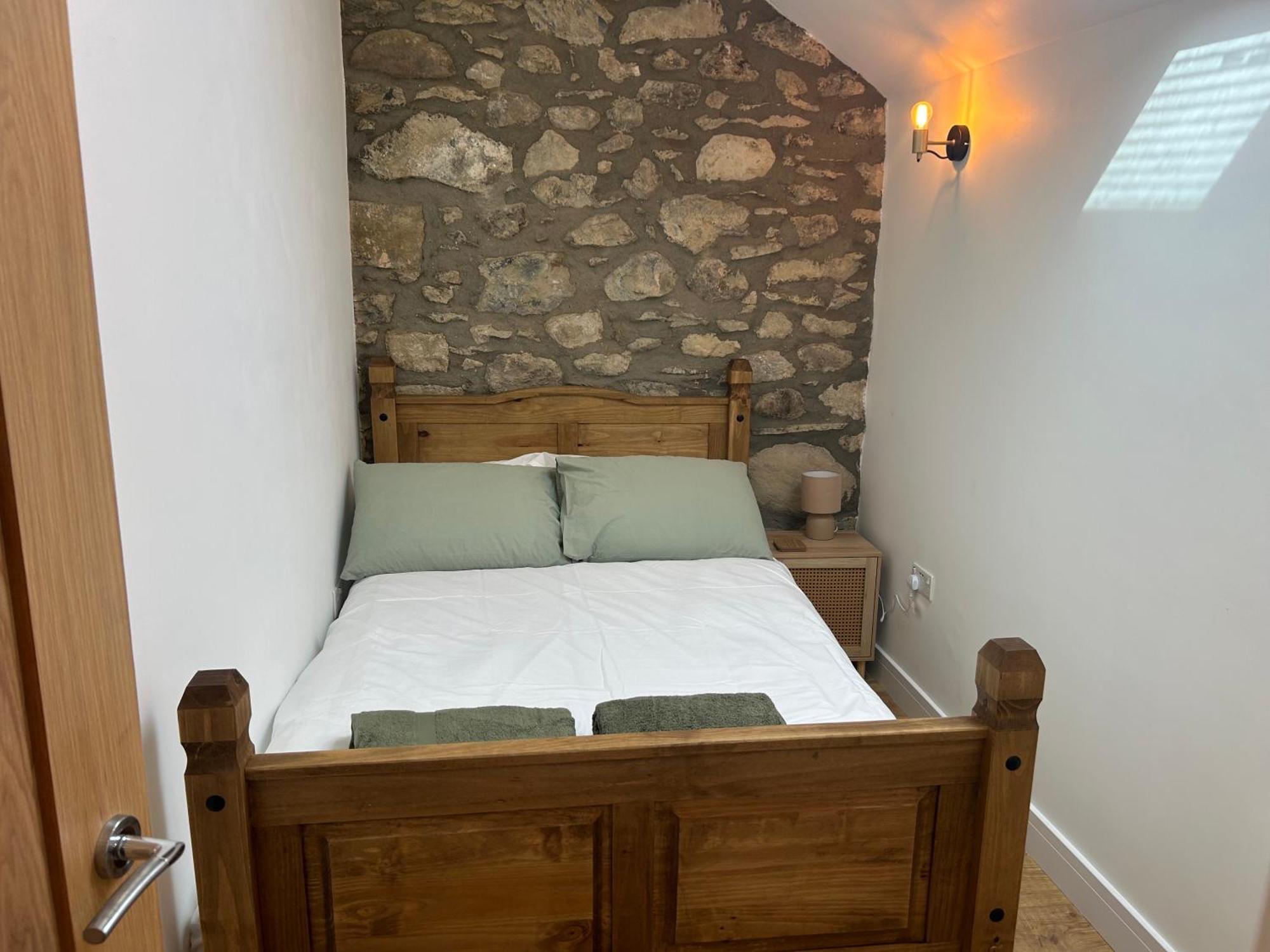 Cosy Modern Miners Cottage Llanllechid Exterior foto