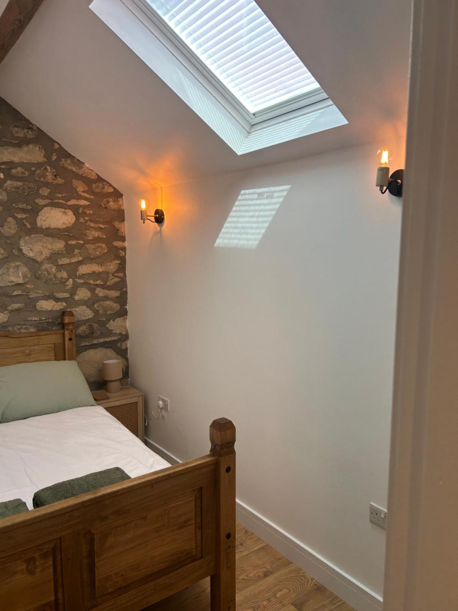 Cosy Modern Miners Cottage Llanllechid Exterior foto